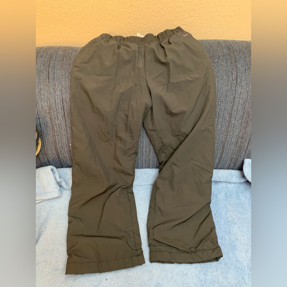 Nike  Women’s Size Medium (8-10)   Gray Snow Ski Pants